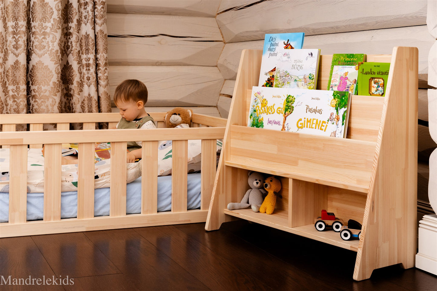 Montessori Bookshelf