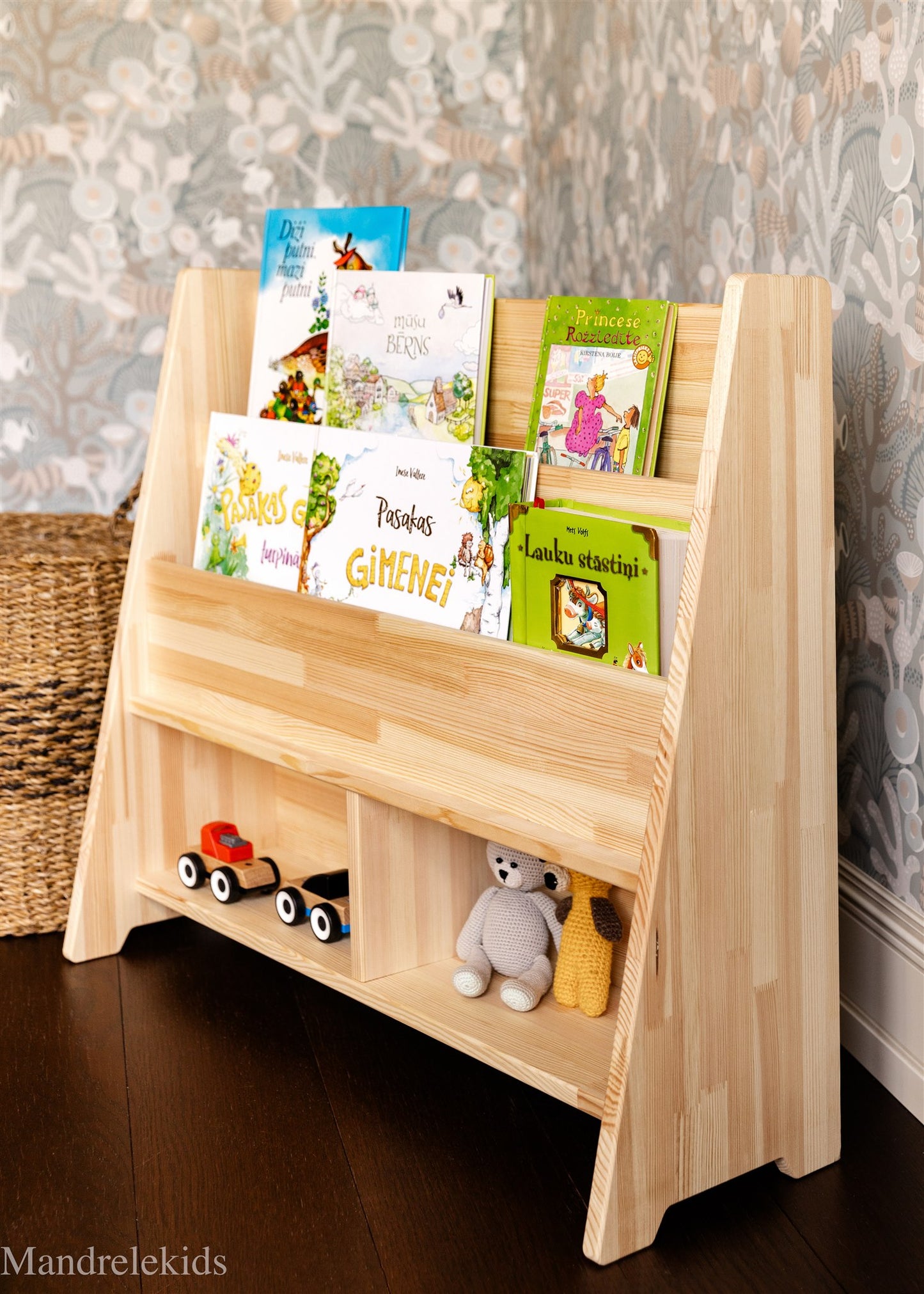 Montessori Bookshelf